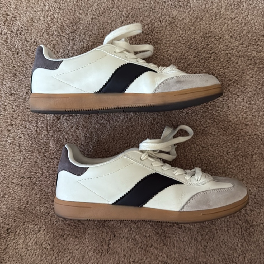 Universal Thread Womens’s Spencer White Low Top Fashion Sneakers 7 - Picture 4 of 9